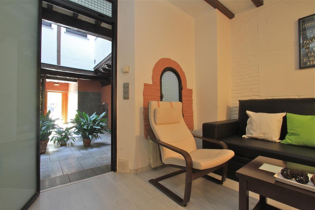 Inside Alhacaba Apartamento Granada